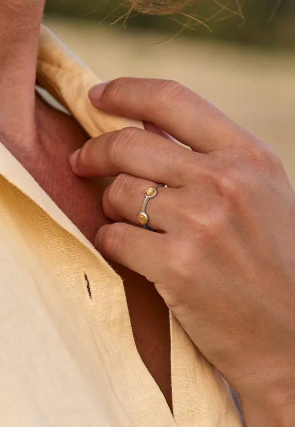 Anello Essenza Rutilato Oro in Argento 925 con Pietra Naturale