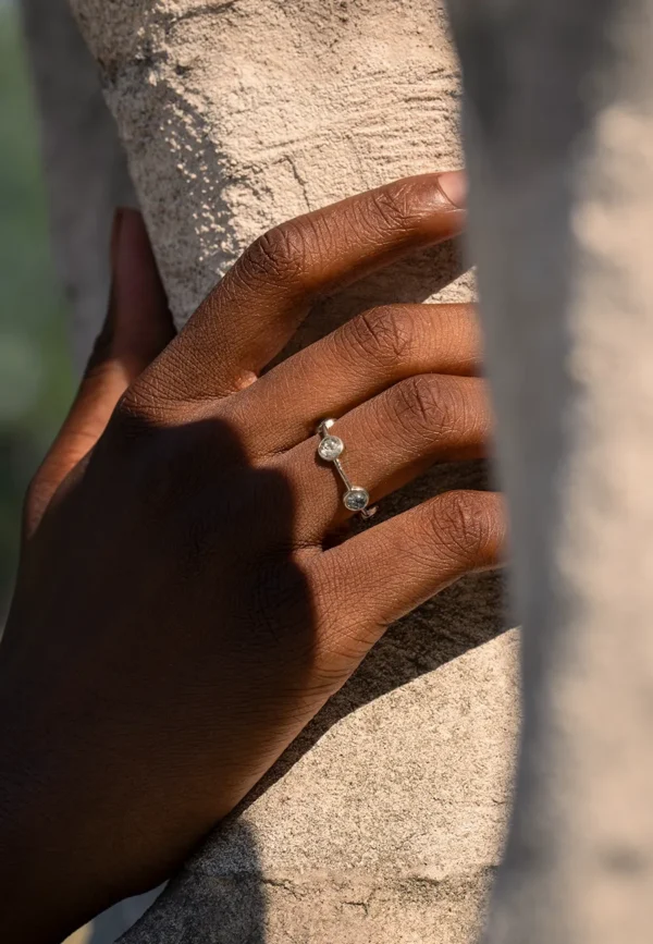 Anello Essenza Rutilato Nero in Argento 925 con Pietra Naturale